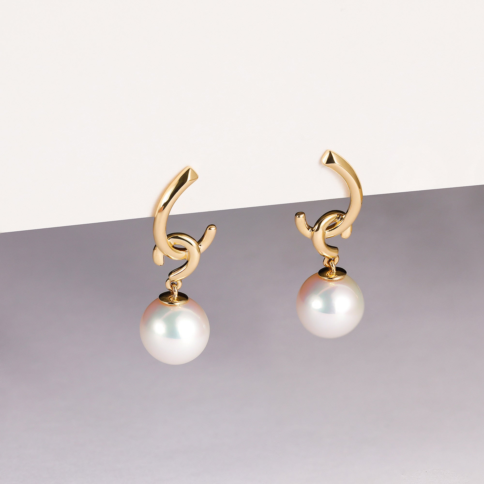 Dangling Pearl Earrings