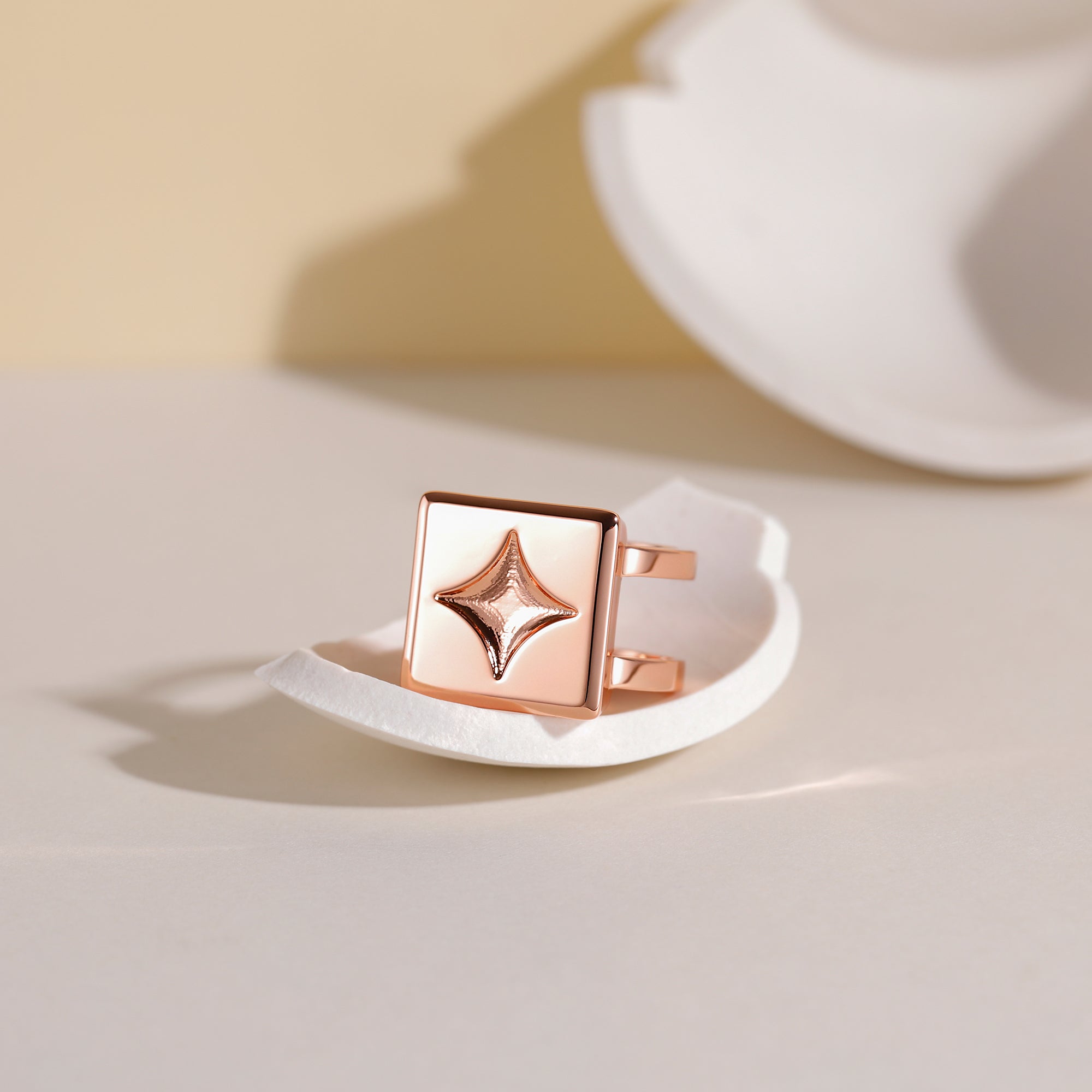 Square Sugar Cube Pattern Ring