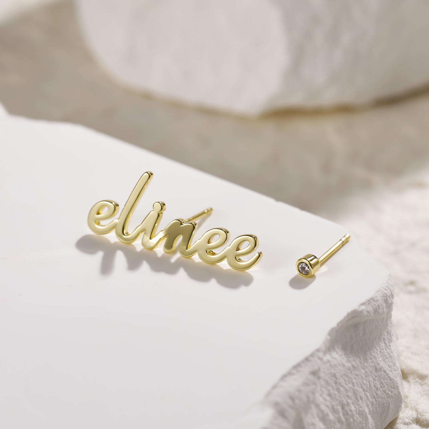 Name Jewelry vs. Initial Jewelry: Which One's Right for You?