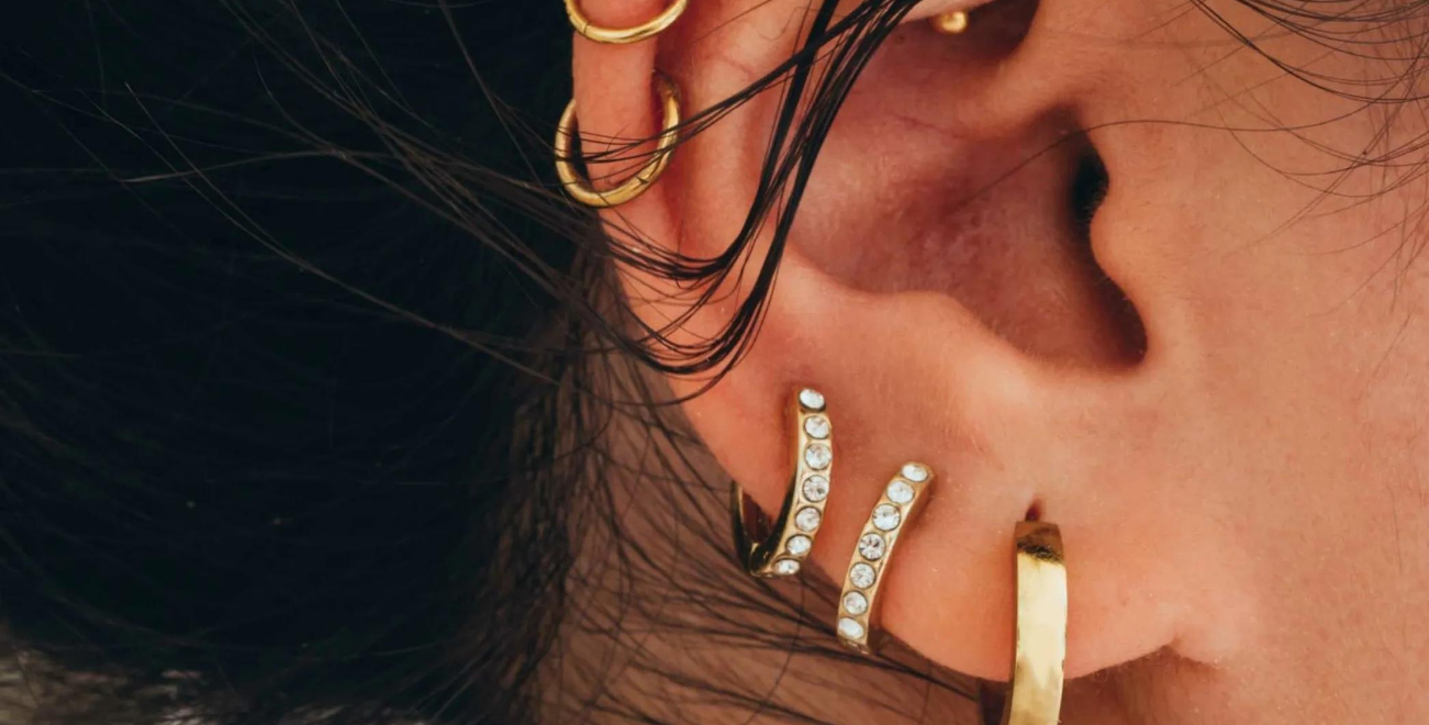 Earring Odor: Causes and Effective Prevention Methods