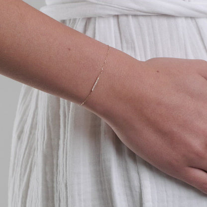 Bracciale con barra di pietre preziose