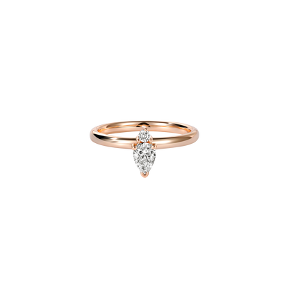 Anello combinato con pietre preziose a forma di pera 