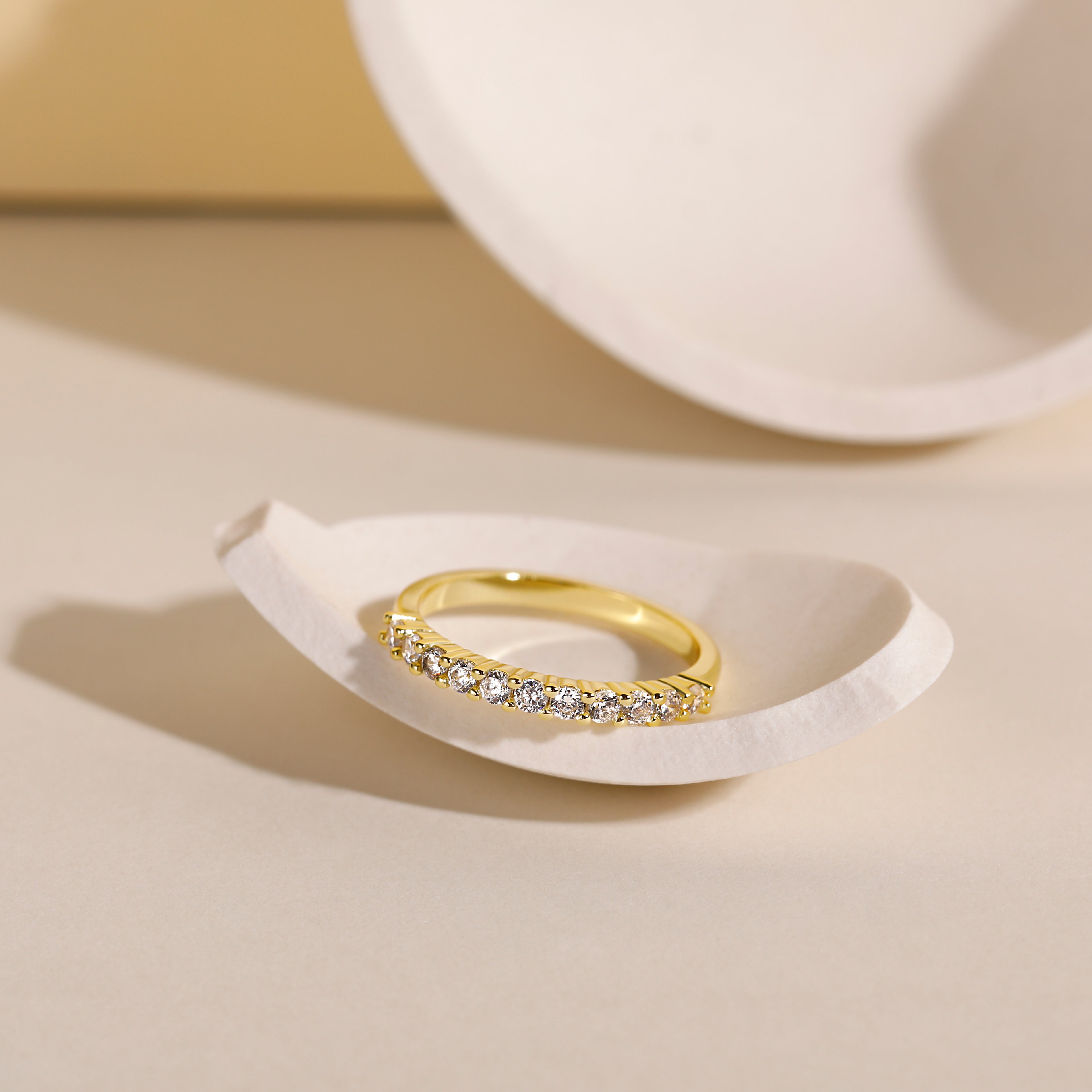 Anello stile pavé semicircolare