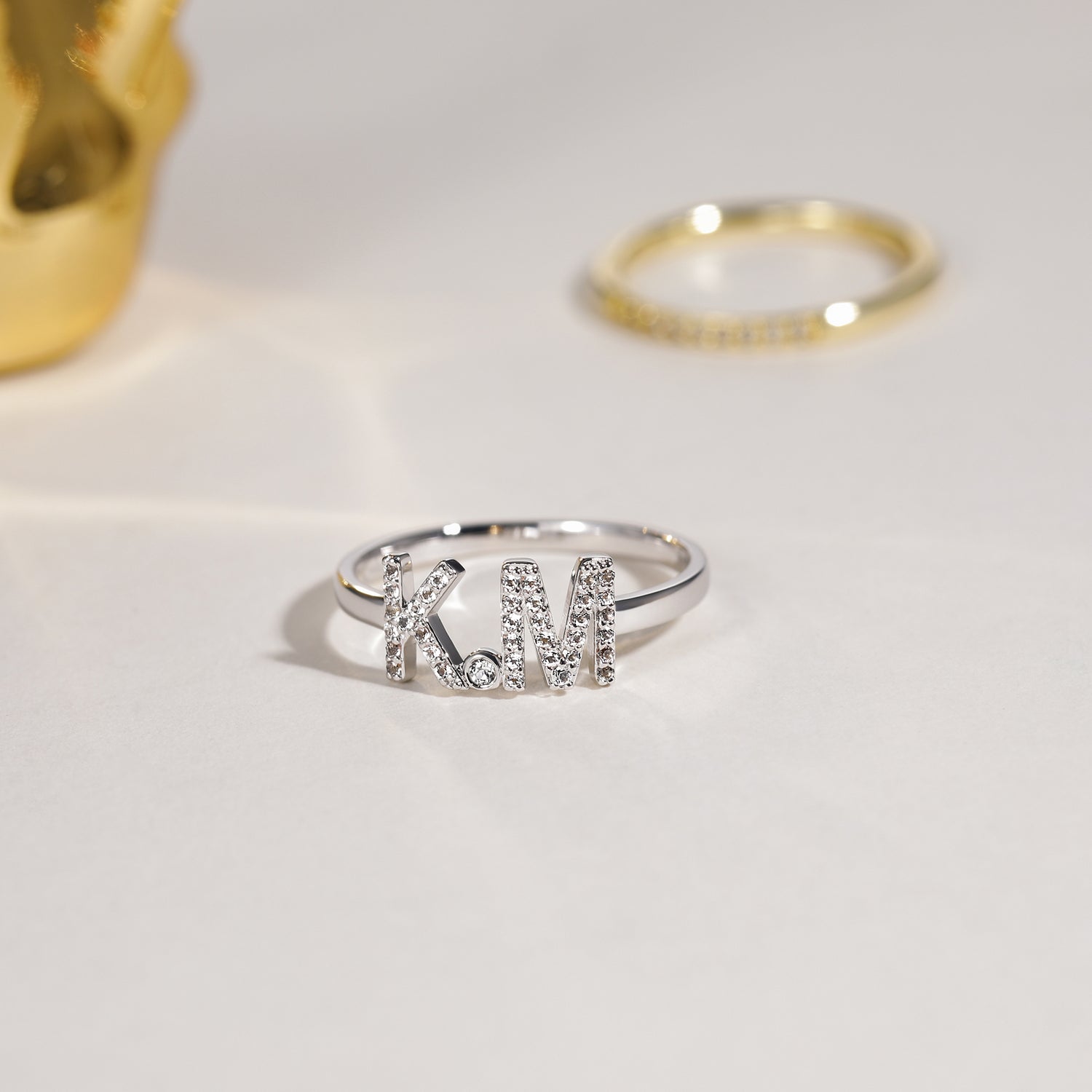 Anello combinato con lettera aperta