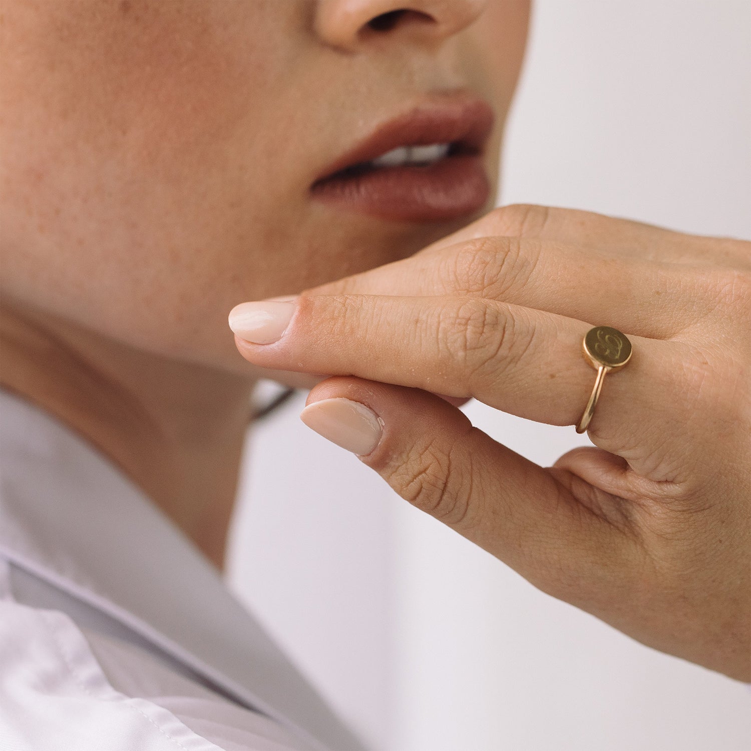 Anello semplice a forma di moneta personalizzato