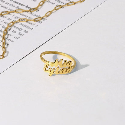 Anello con scritta delicata